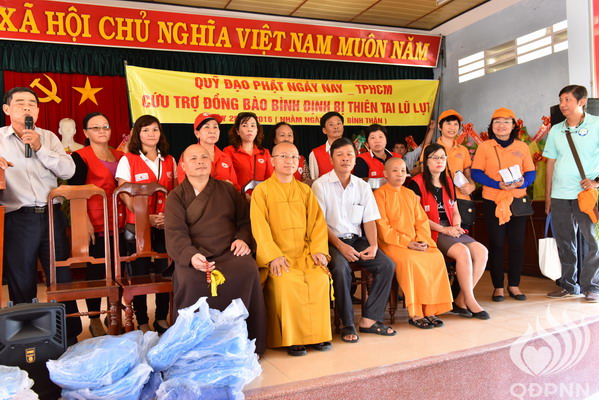 Quỹ Đạo Phật Ngày Nay – Tổng Kết Chương Trình Trao Tặng Quà Tết Yêu Thương Cho Đồng Bào Lũ Lụt Tại Bình Định( C93)