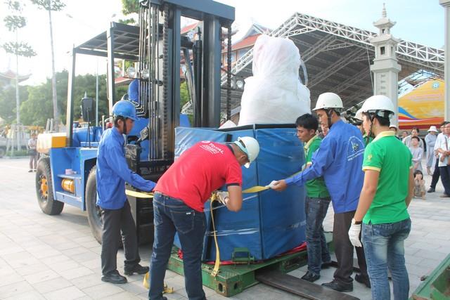 Bình Dương: Lễ cung nghinh Phật Ngọc Hòa Bình Thế Giới