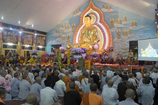 Đồng Nai: Bà tổng lãnh sự Thái Lan tham dự lễ cúng đèn rằm tháng 10
