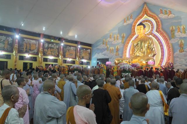 Đồng Nai: Bà tổng lãnh sự Thái Lan tham dự lễ cúng đèn rằm tháng 10