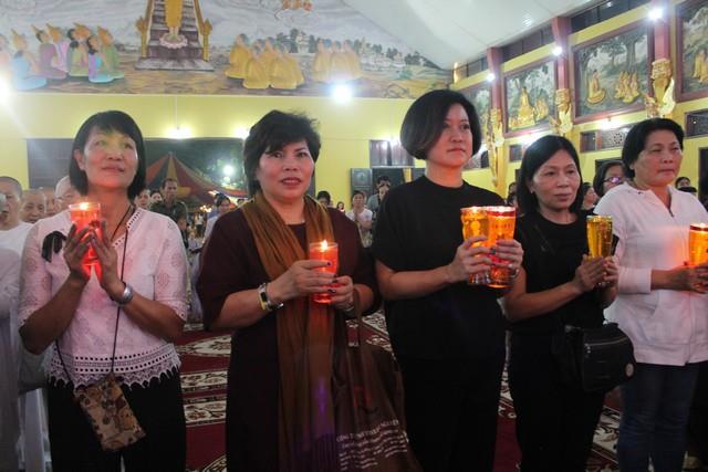 Đồng Nai: Bà tổng lãnh sự Thái Lan tham dự lễ cúng đèn rằm tháng 10