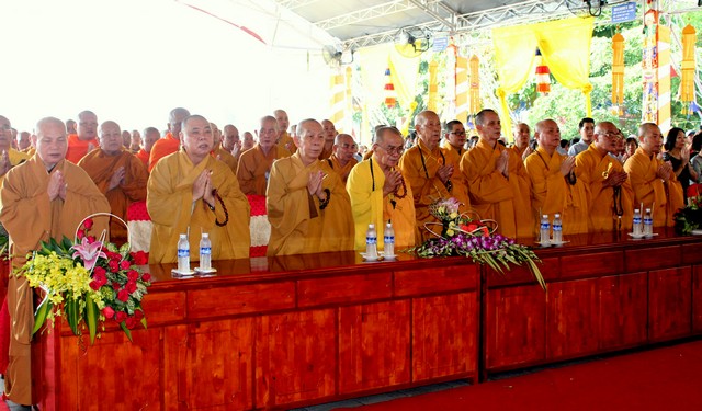 Bình Dương: Lễ khai mạc chiêm bái tượng Phật Ngọc Hòa Bình Thế Giới tại chùa Hội An