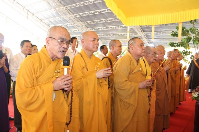 Bình Dương: Lễ khai mạc chiêm bái tượng Phật Ngọc Hòa Bình Thế Giới tại chùa Hội An