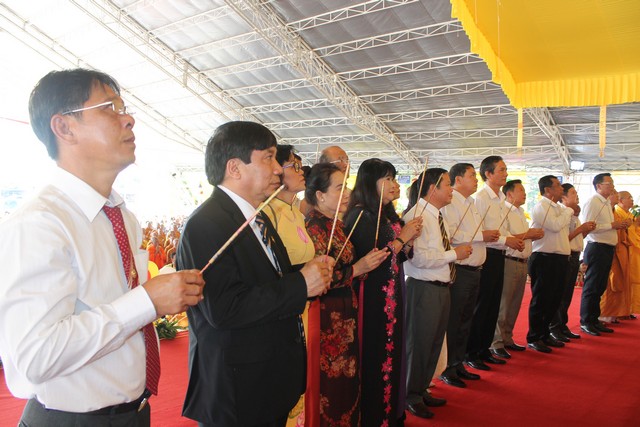Bình Dương: Lễ khai mạc chiêm bái tượng Phật Ngọc Hòa Bình Thế Giới tại chùa Hội An
