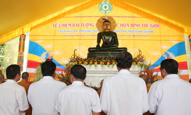 Bình Dương: Lễ khai mạc chiêm bái tượng Phật Ngọc Hòa Bình Thế Giới tại chùa Hội An