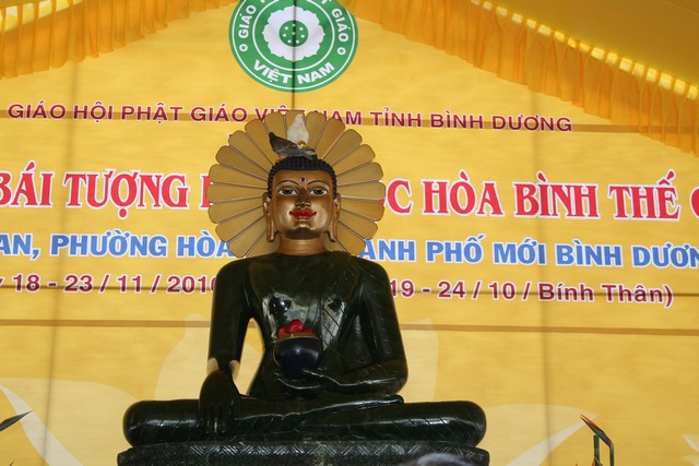 Bình Dương: Lễ khai mạc chiêm bái tượng Phật Ngọc Hòa Bình Thế Giới tại chùa Hội An