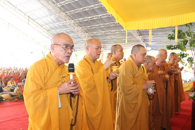 Bình Dương: Lễ khai mạc chiêm bái tượng Phật Ngọc Hòa Bình Thế Giới tại chùa Hội An
