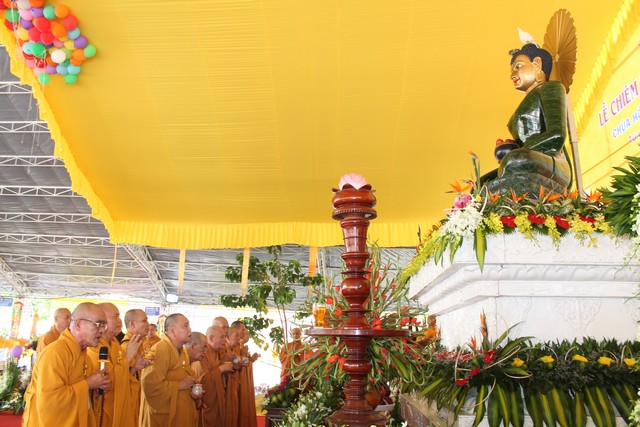 Bình Dương: Lễ khai mạc chiêm bái tượng Phật Ngọc Hòa Bình Thế Giới tại chùa Hội An