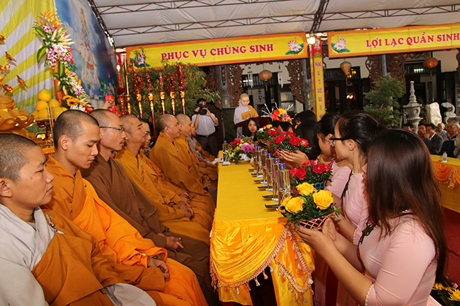 Hà Nội: Trang nghiêm Đại lễ kỷ niệm Phật Thành Đạo tại chùa Tăng Phúc