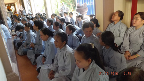 Trang nghiêm Tấn đàn Thập thiện và Bồ-tát giới tại gia.