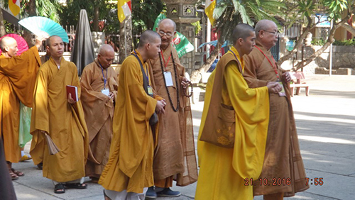 Trang nghiêm Tấn đàn Thập thiện và Bồ-tát giới tại gia.
