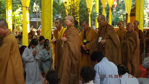 Trang nghiêm Tấn đàn Thập thiện và Bồ-tát giới tại gia.