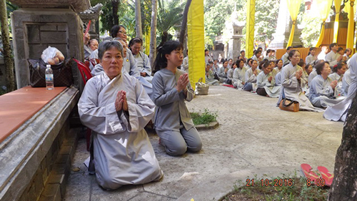Trang nghiêm Tấn đàn Thập thiện và Bồ-tát giới tại gia.