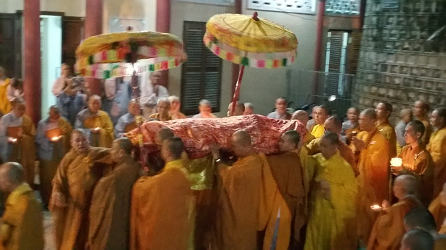 Trang nghiêm lễ nhập kim quan Trưởng lão Hòa thượng Thích Thiện Bình