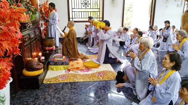 Đạo tràng Bát quan trai Tổ đình Thiên Bửu tổ chức lễ tri ân Tam bảo và tổng kết cuối năm.