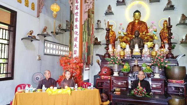 Đạo tràng Bát quan trai Tổ đình Thiên Bửu tổ chức lễ tri ân Tam bảo và tổng kết cuối năm.