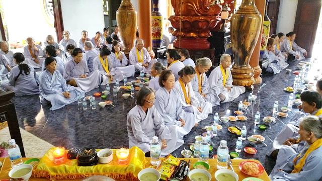 Đạo tràng Bát quan trai Tổ đình Thiên Bửu tổ chức lễ tri ân Tam bảo và tổng kết cuối năm.