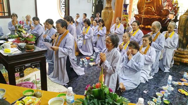 Đạo tràng Bát quan trai Tổ đình Thiên Bửu tổ chức lễ tri ân Tam bảo và tổng kết cuối năm.