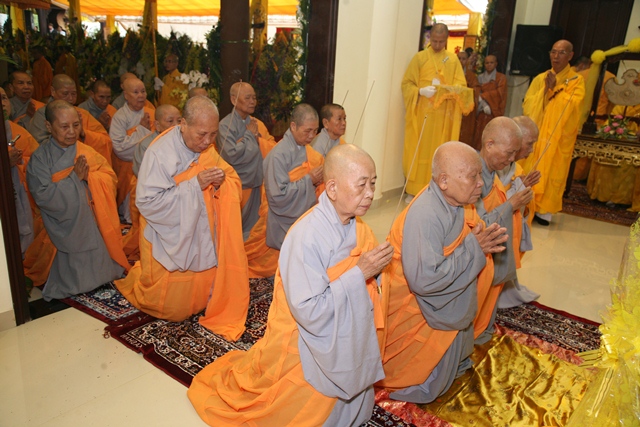 TT. Huế: Ban Trị sự GHPGVN tỉnh kính viếng tang lễ Cố HT. Thích Chơn Thiện