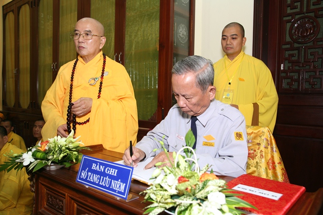 TT. Huế: Ban Trị sự GHPGVN tỉnh kính viếng tang lễ Cố HT. Thích Chơn Thiện