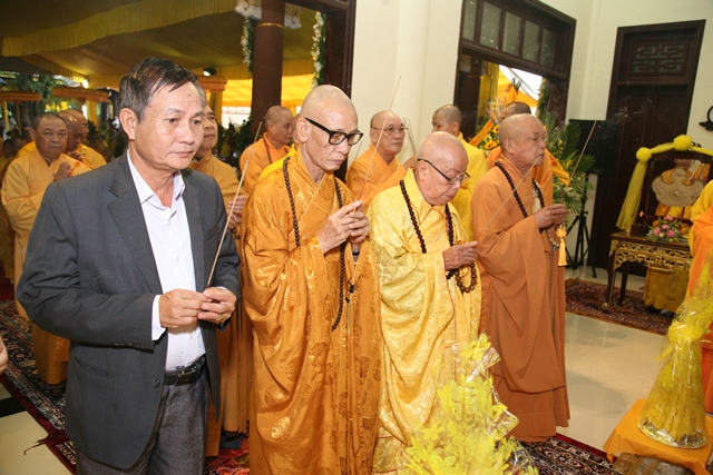 TT. Huế: Ban Trị sự GHPGVN tỉnh kính viếng tang lễ Cố HT. Thích Chơn Thiện