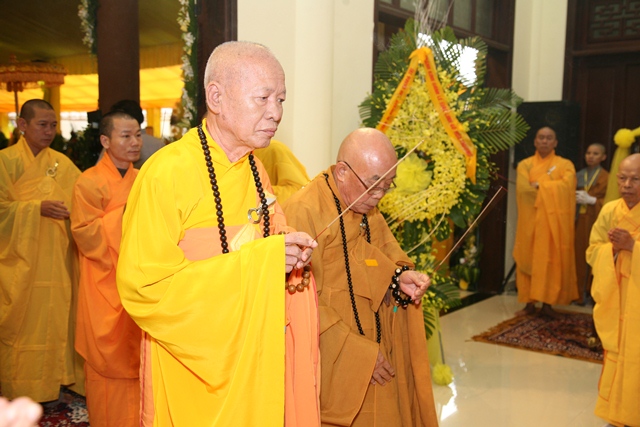 TT. Huế: Ban Trị sự GHPGVN tỉnh kính viếng tang lễ Cố HT. Thích Chơn Thiện