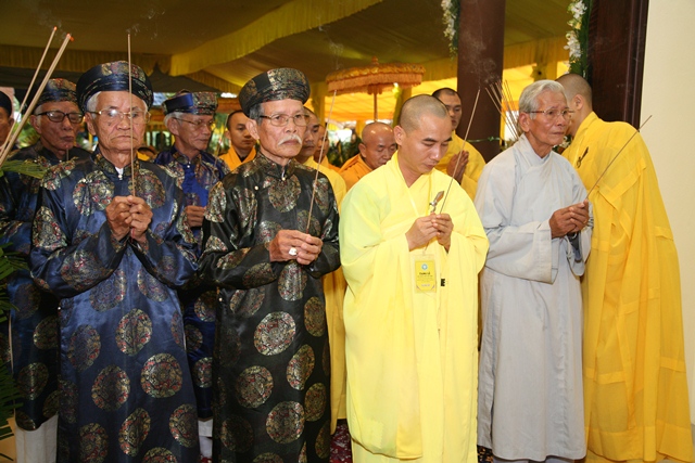 TT. Huế: Ban Trị sự GHPGVN tỉnh kính viếng tang lễ Cố HT. Thích Chơn Thiện