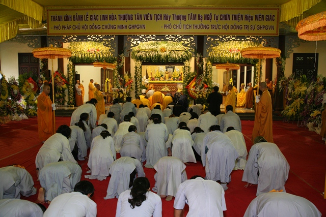 TT. Huế: Ban Trị sự GHPGVN tỉnh kính viếng tang lễ Cố HT. Thích Chơn Thiện