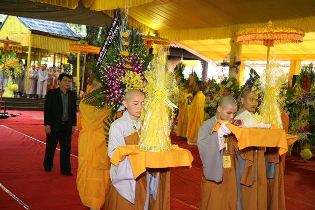 TT. Huế: Ban Trị sự GHPGVN tỉnh kính viếng tang lễ Cố HT. Thích Chơn Thiện