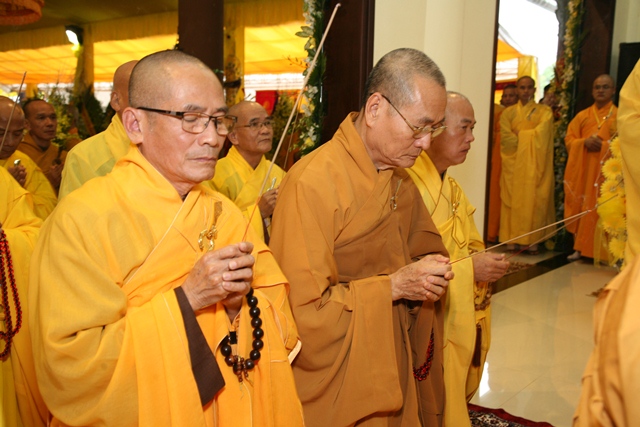 TT. Huế: Ban Trị sự GHPGVN tỉnh kính viếng tang lễ Cố HT. Thích Chơn Thiện