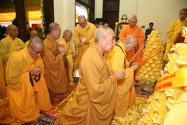 TT. Huế: Ban Trị sự GHPGVN tỉnh kính viếng tang lễ Cố HT. Thích Chơn Thiện