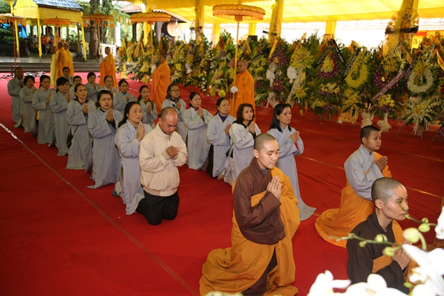 TT. Huế: Ban Trị sự GHPGVN tỉnh kính viếng tang lễ Cố HT. Thích Chơn Thiện