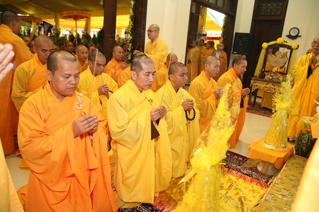 TT. Huế: Ban Trị sự GHPGVN tỉnh kính viếng tang lễ Cố HT. Thích Chơn Thiện