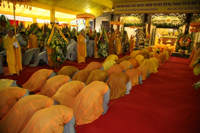 TT. Huế: Ban Trị sự GHPGVN tỉnh kính viếng tang lễ Cố HT. Thích Chơn Thiện