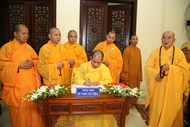 TT. Huế: Ban Trị sự GHPGVN tỉnh kính viếng tang lễ Cố HT. Thích Chơn Thiện