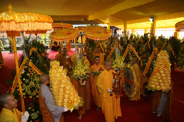 TT. Huế: Ban Trị sự GHPGVN tỉnh kính viếng tang lễ Cố HT. Thích Chơn Thiện