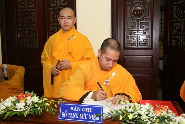 TT. Huế: Ban Trị sự GHPGVN tỉnh kính viếng tang lễ Cố HT. Thích Chơn Thiện