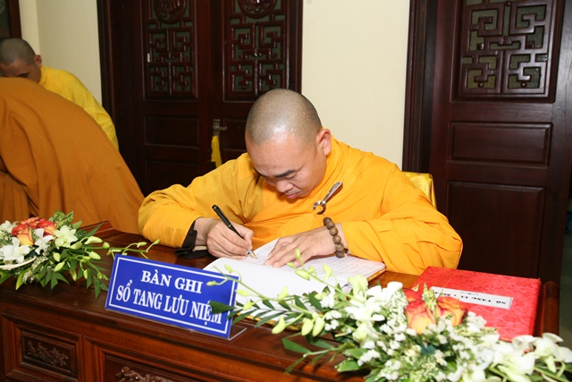 TT. Huế: Ban Trị sự GHPGVN tỉnh kính viếng tang lễ Cố HT. Thích Chơn Thiện