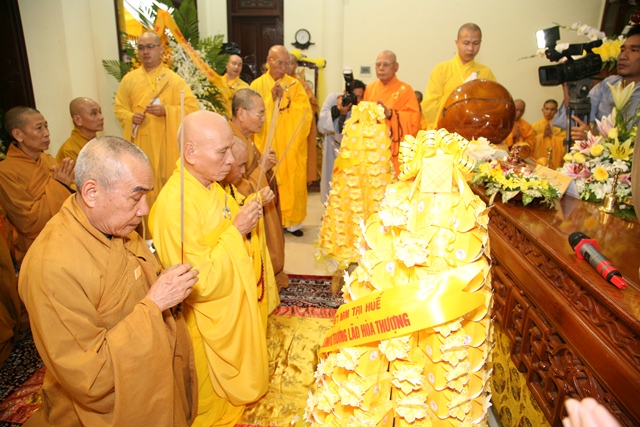 TT. Huế: Ban Trị sự GHPGVN tỉnh kính viếng tang lễ Cố HT. Thích Chơn Thiện