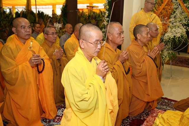 TT. Huế: Ban Trị sự GHPGVN tỉnh kính viếng tang lễ Cố HT. Thích Chơn Thiện