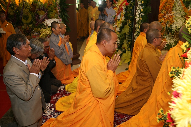 TT. Huế: Ban Trị sự GHPGVN tỉnh kính viếng tang lễ Cố HT. Thích Chơn Thiện