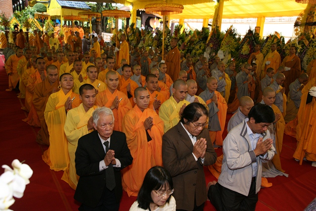 TT. Huế: Ban Trị sự GHPGVN tỉnh kính viếng tang lễ Cố HT. Thích Chơn Thiện