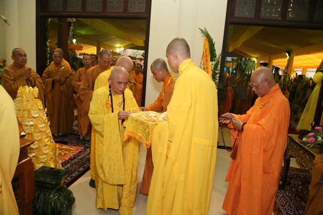 TT. Huế: Ban Trị sự GHPGVN tỉnh kính viếng tang lễ Cố HT. Thích Chơn Thiện