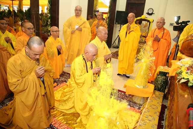 TT. Huế: Ban Trị sự GHPGVN tỉnh kính viếng tang lễ Cố HT. Thích Chơn Thiện