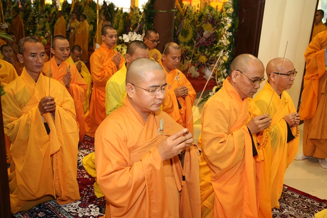 TT. Huế: Ban Trị sự GHPGVN tỉnh kính viếng tang lễ Cố HT. Thích Chơn Thiện