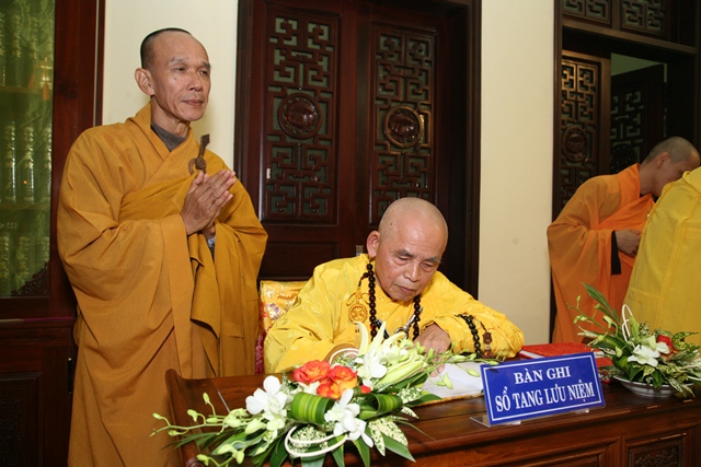 TT. Huế: Ban Trị sự GHPGVN tỉnh kính viếng tang lễ Cố HT. Thích Chơn Thiện