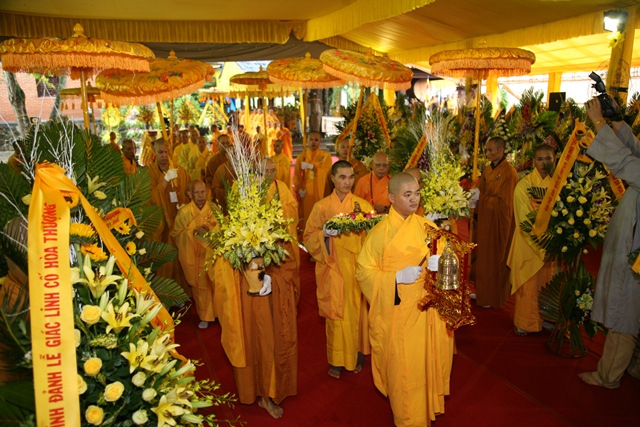 TT. Huế: Ban Trị sự GHPGVN tỉnh kính viếng tang lễ Cố HT. Thích Chơn Thiện