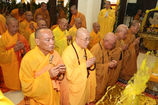 TT. Huế: Ban Trị sự GHPGVN tỉnh kính viếng tang lễ Cố HT. Thích Chơn Thiện