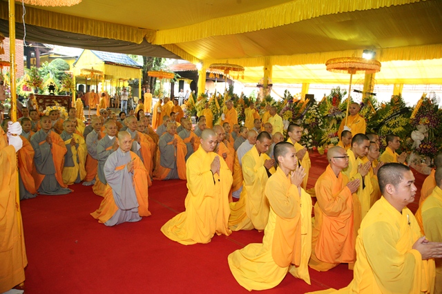 TT. Huế: Ban Trị sự GHPGVN tỉnh kính viếng tang lễ Cố HT. Thích Chơn Thiện