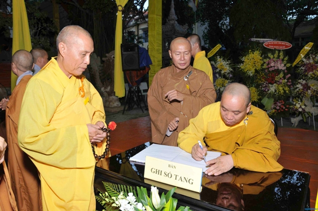 Khánh Hoà: Gần 200 đoàn phúng viếng Đức Phó Pháp chủ Trưởng lão HT. Thích Thiện Bình